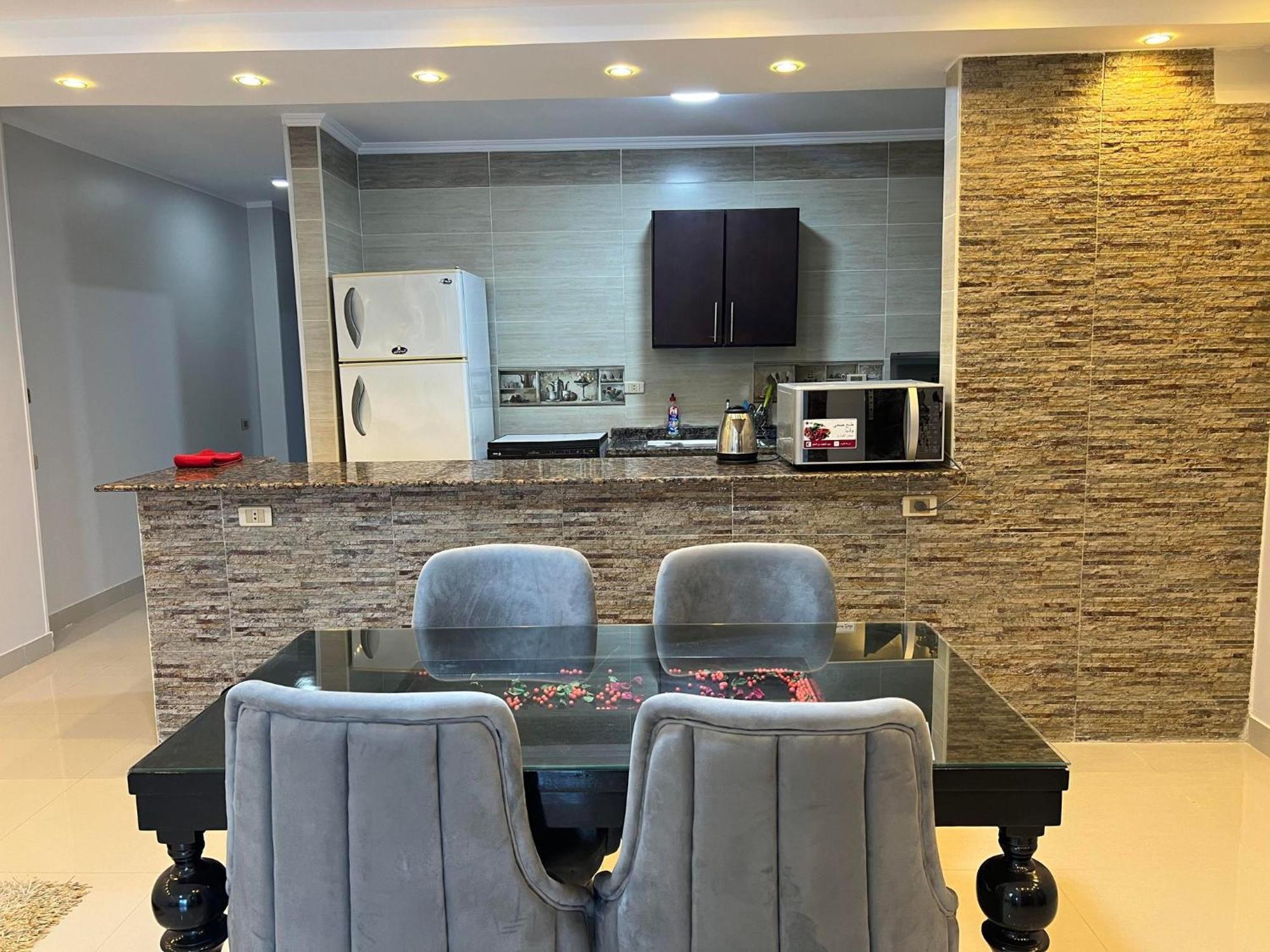 Comfy And Luxurious In Mansheyt El-bakry East
